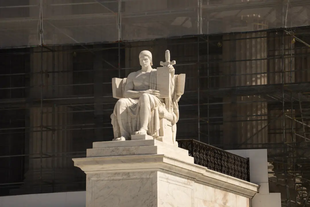 Supreme Court Weighs Legality of Trump’s Tariffs