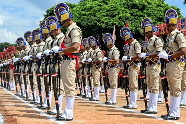 Day in Photos: Police Commemoration Day, ‘Rose Garden Club’ Lunch, Nicolas Sarkozy Goes to Prison