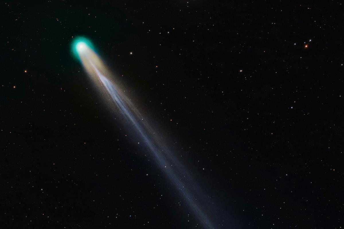 PHOTOS: Green Comet With Blue Tail Travels by Earth to Form Spectacular Trio of Comets Near Sun