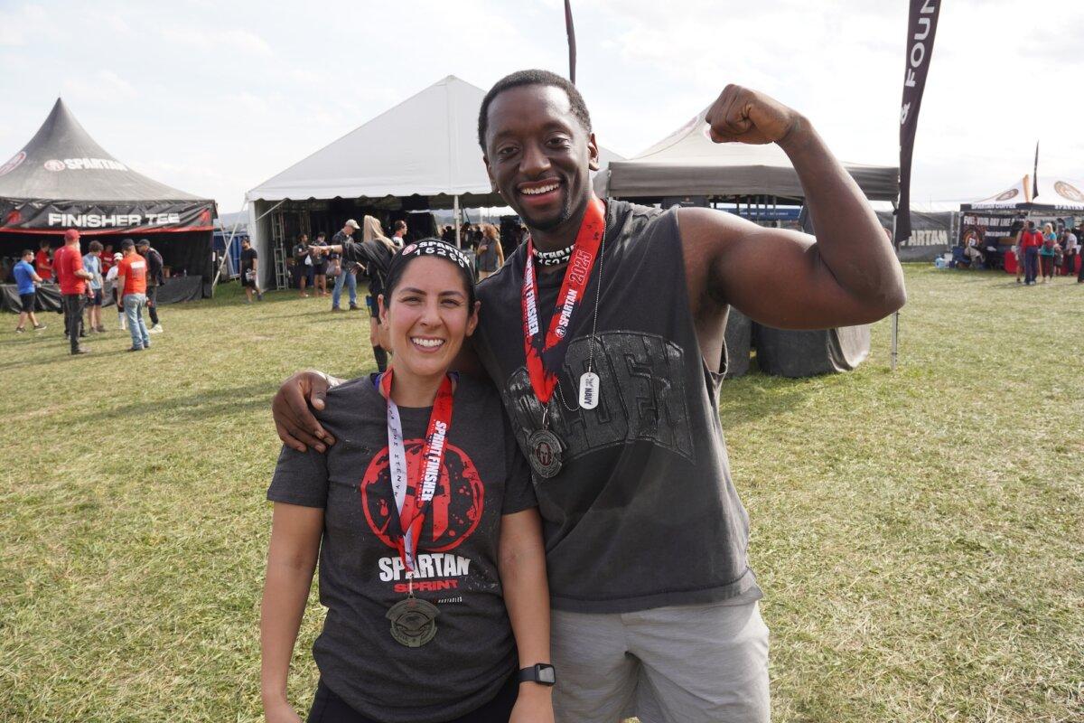 Jessica McLaurin with her husband Elijah McLaurin at the 2025 Tri-State New York Spartan Event Weekend in the Town of New Hampton, N.Y., on Oct. 19, 2025. (Oliver Mantyk/The Epoch Times)