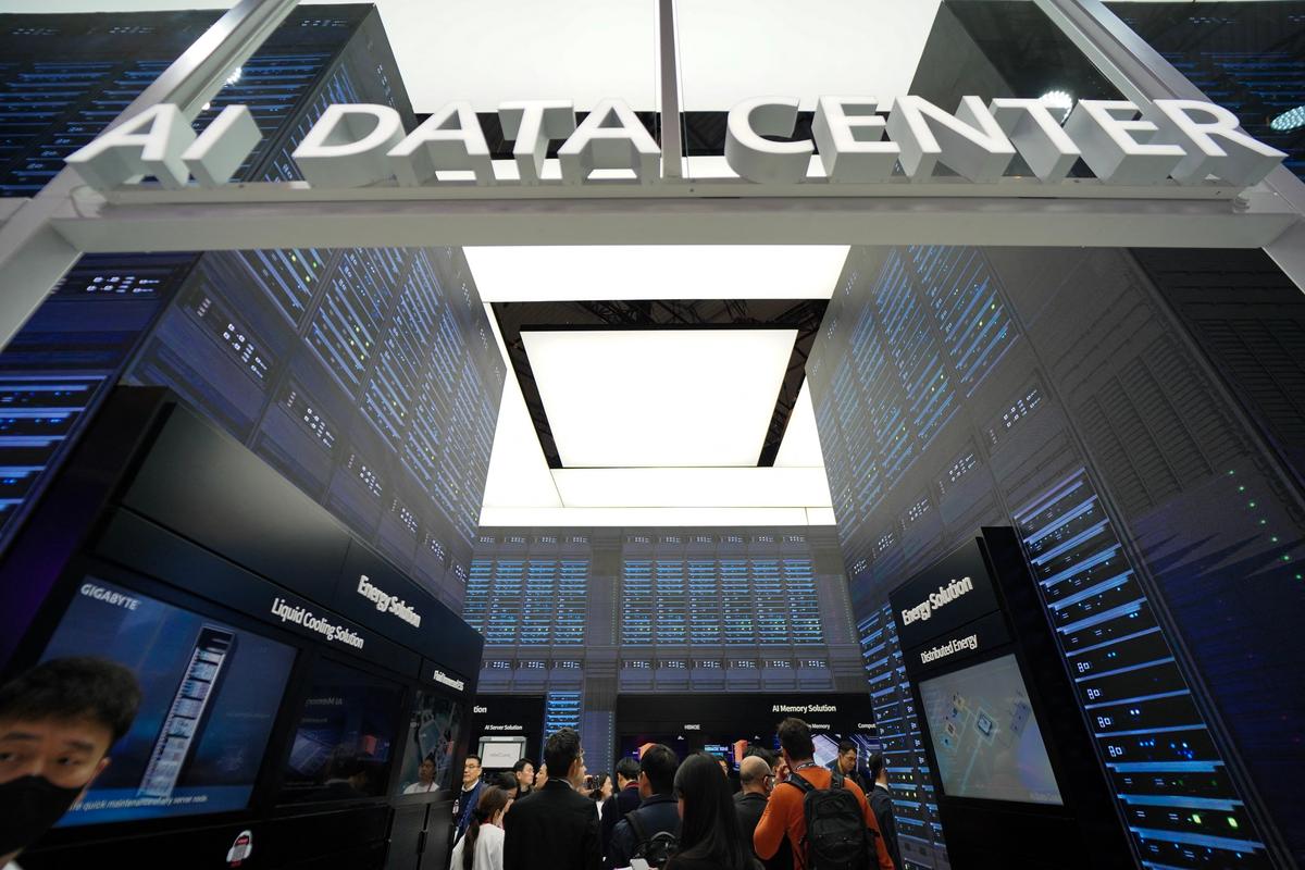 Trump Praises Data Center Developers for Advancing Projects by Building Own Power Plants