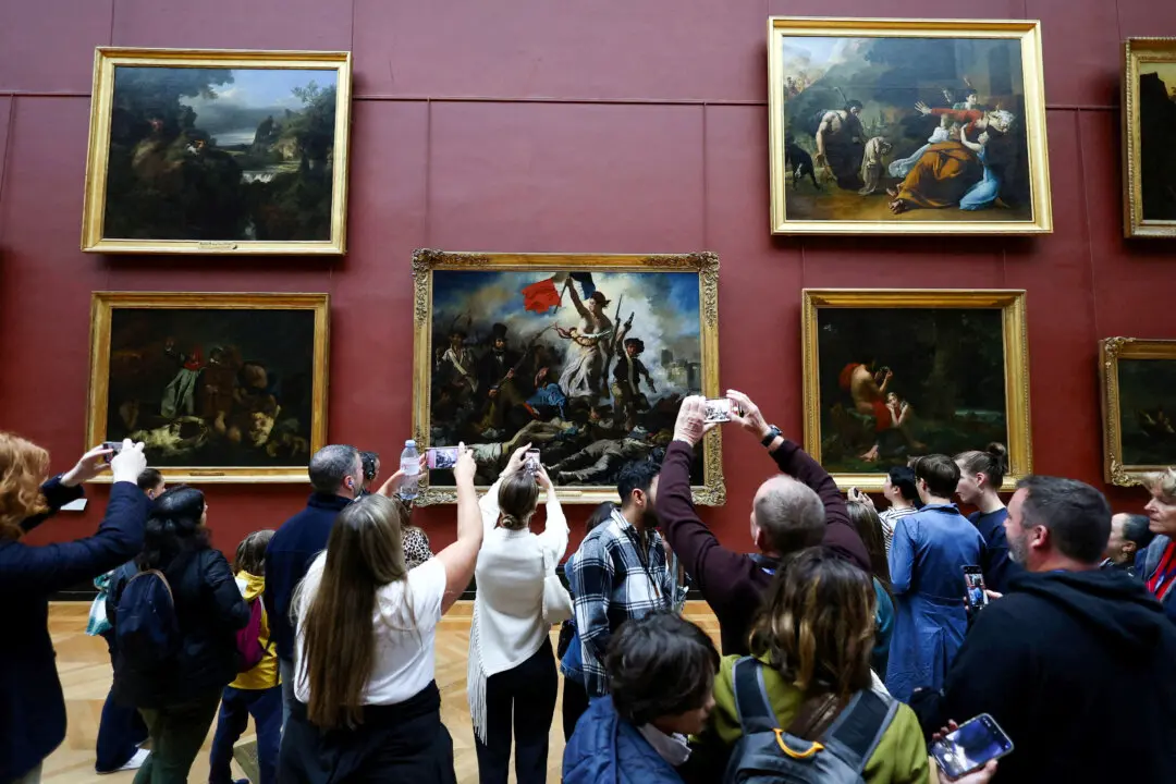 Cameras Did Not Cover Jewel Heist Window, Louvre Boss Reveals