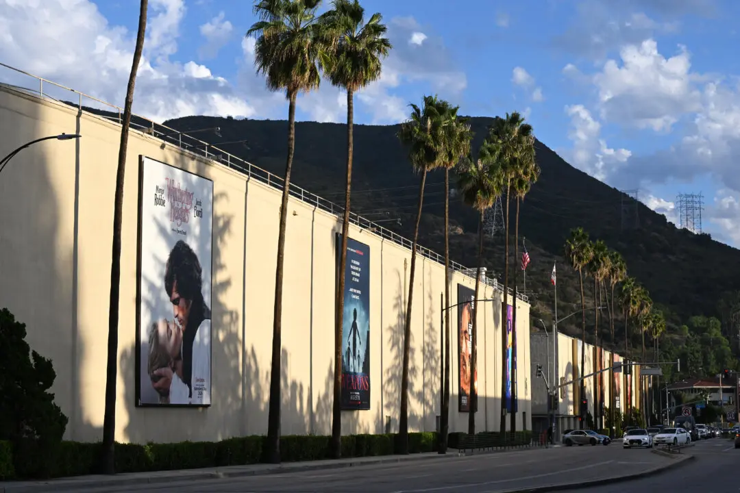 TCM Classic Tour at Warner Bros. Studio: Finding Stardust in Today’s Hollywood
