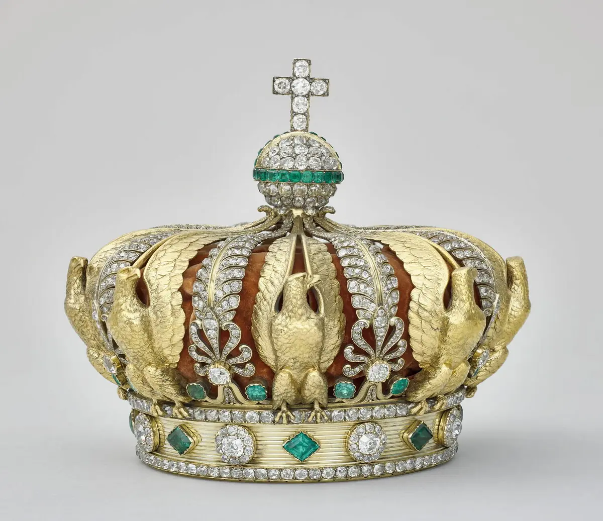 French Heritage Heist: The Sparkly Stories Behind the Louvre’s Stolen Jewels | USNN World News The crown of Empress Eugénie, 1855, by Alexandre-Gabriel Lemonnier. Gold, diamond, emerald, leather; 5 1/8 inches by 5 9/10 inches. (Stéphane Maréchalle/ Musée du Louvre)