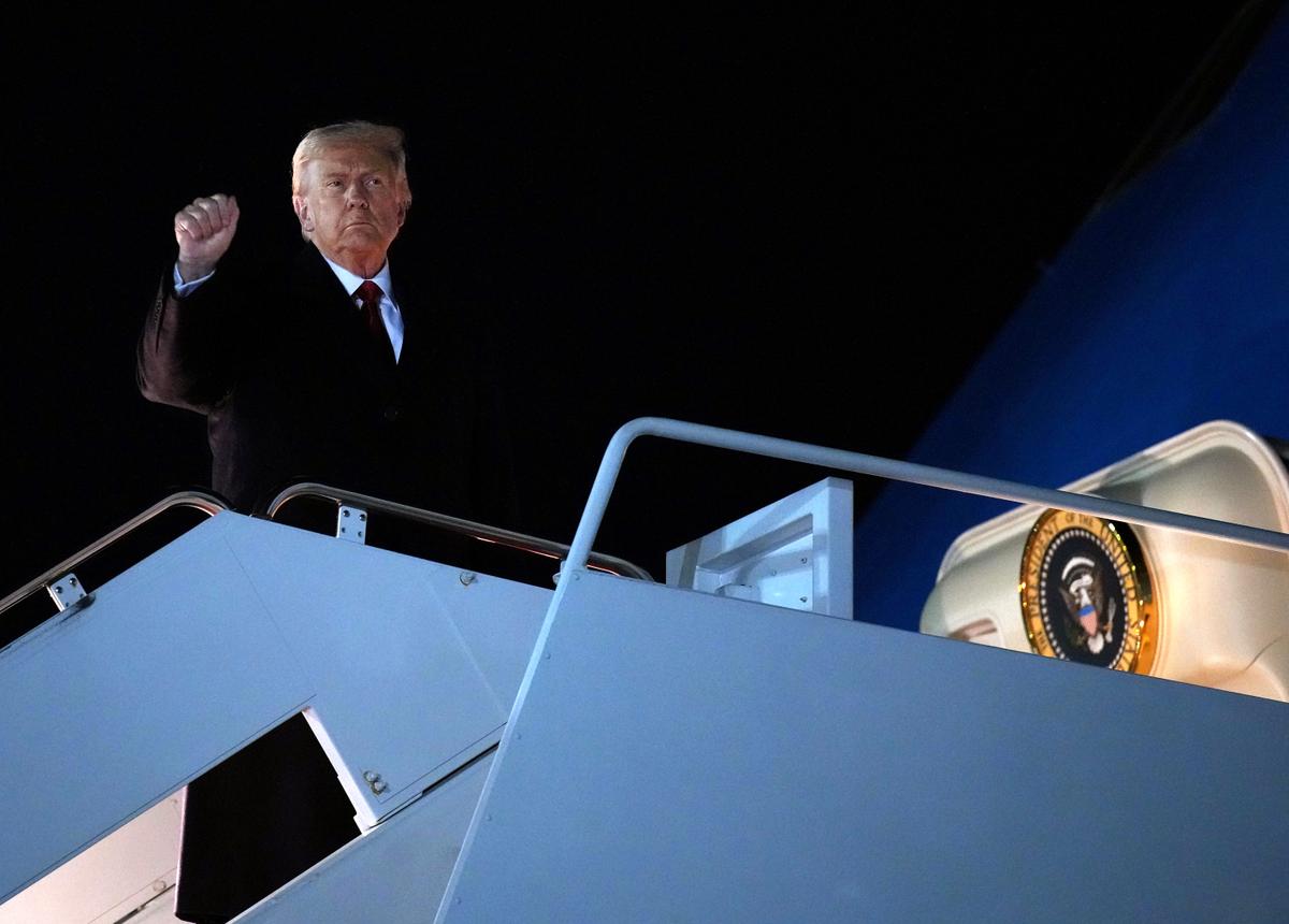 Trump Sets Off on Asia Tour