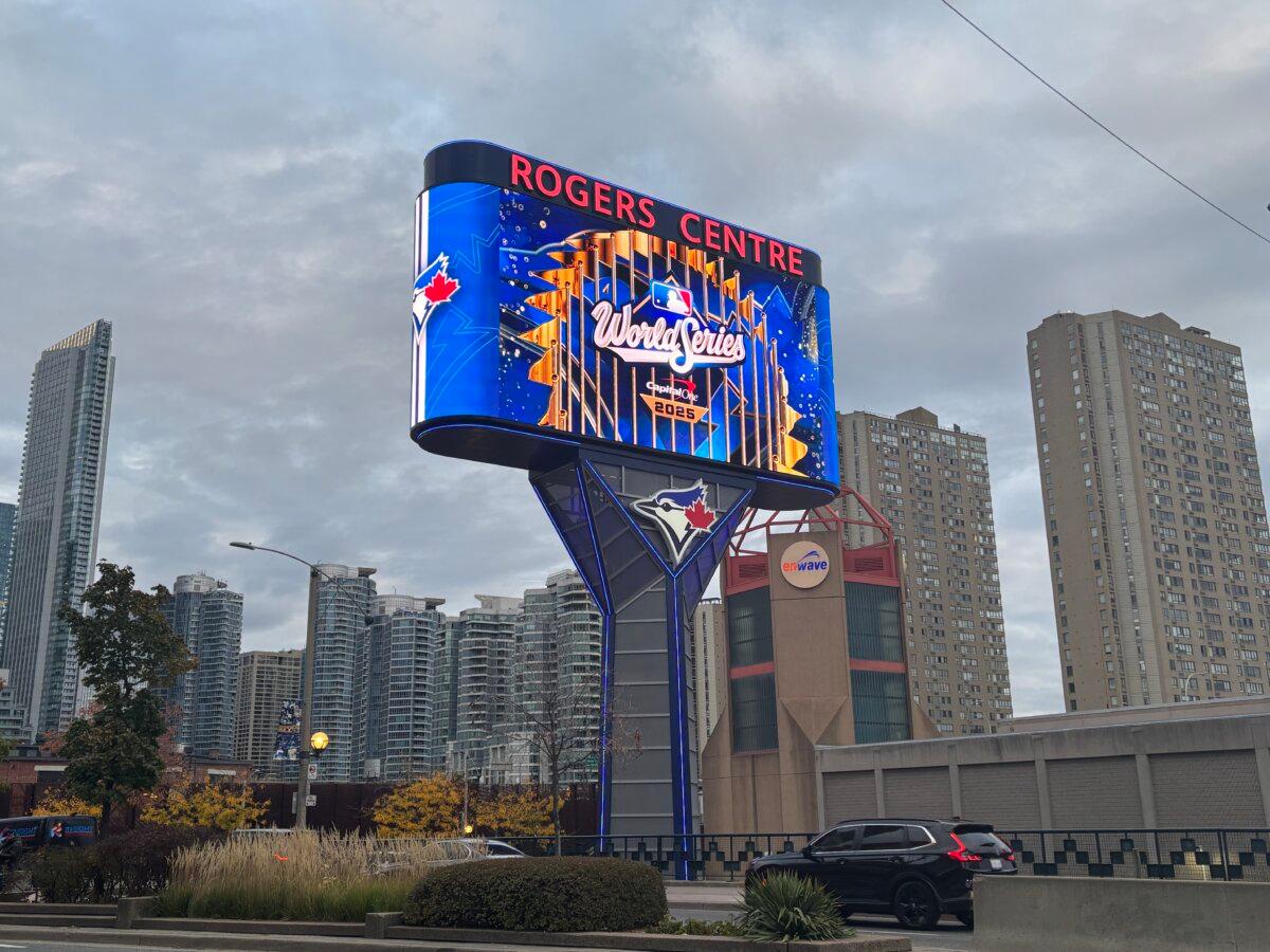 Toronto hosted the Los Angeles Dodgers in Game 1 of the World Series at the Rogers Centre on Oct. 24, 2025. (Olivia Gomm/The Epoch Times)