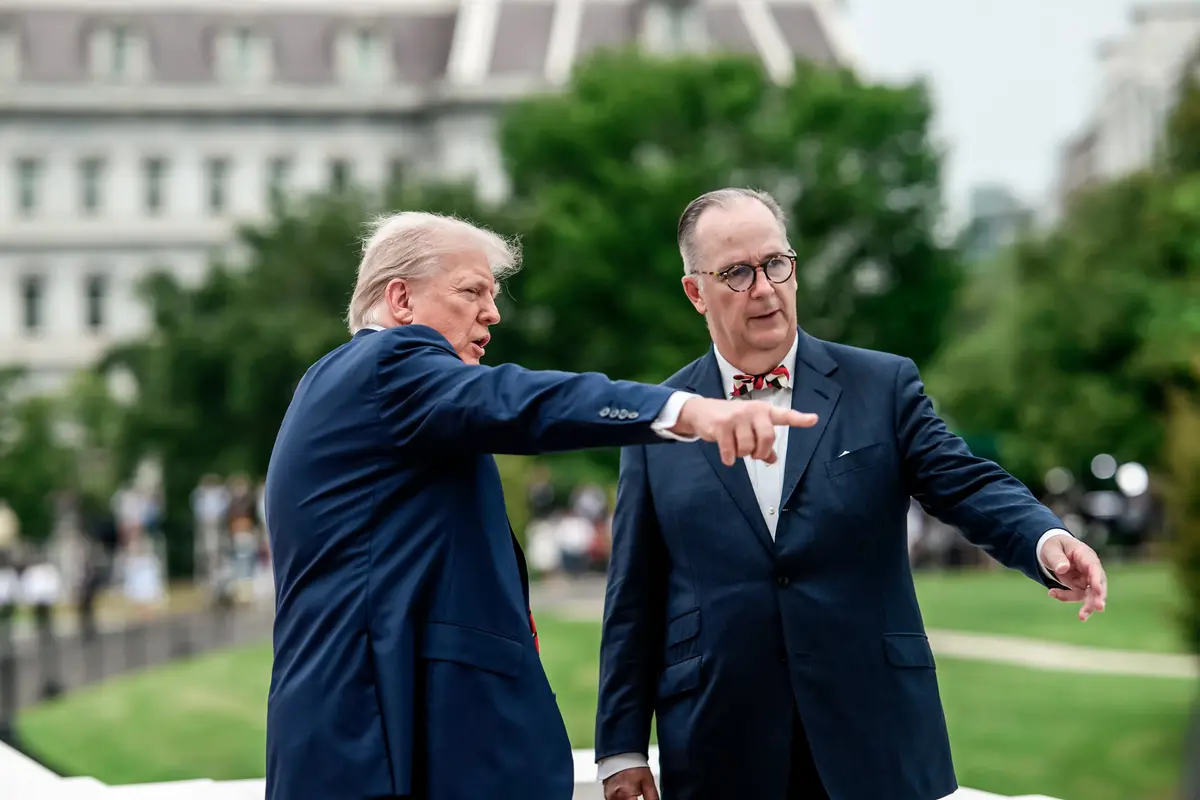 Trump Reworks Lincoln Bathroom Amid Broader White House Renovations thumbnail