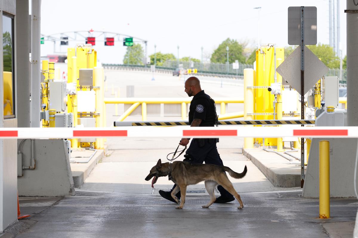 Canadians to Be Photographed When Entering or Leaving US Under New Rules