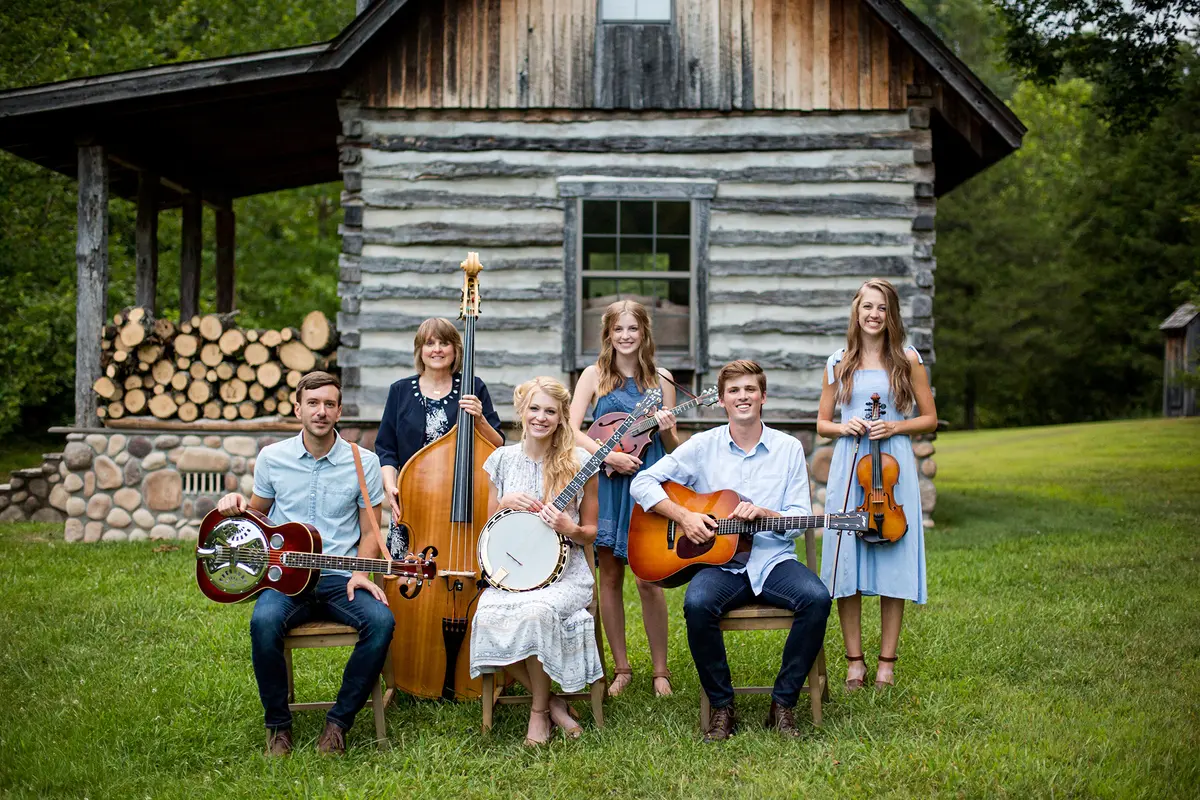 4 Wholesome Family Bands That Keep Folk Music Alive thumbnail