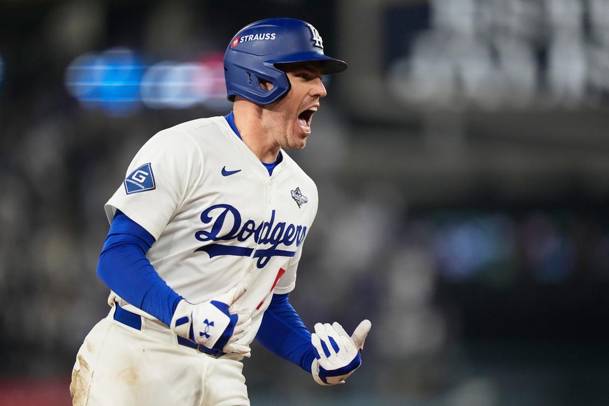Freeman’s Homer in 18th Inning Lifts Dodgers Over Blue Jays 6-5 in Game 3 of World Series