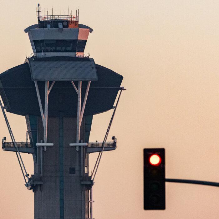 Air Traffic Controllers Ask Public for Donations as Shutdown Drags On