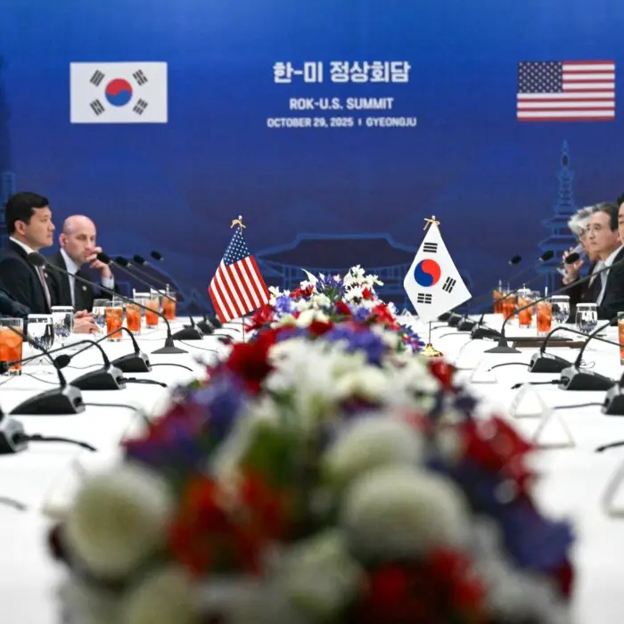 Trump Meets South Korean President to Discuss Trade, Defense