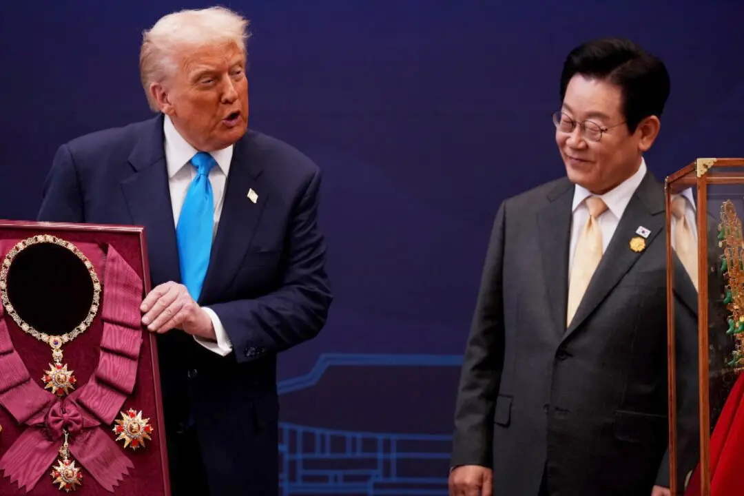 Trump Says Breakthrough Trade Deal Reached With South Korea; Hurricane Melissa Moves Across Cuba as Category 3 Storm