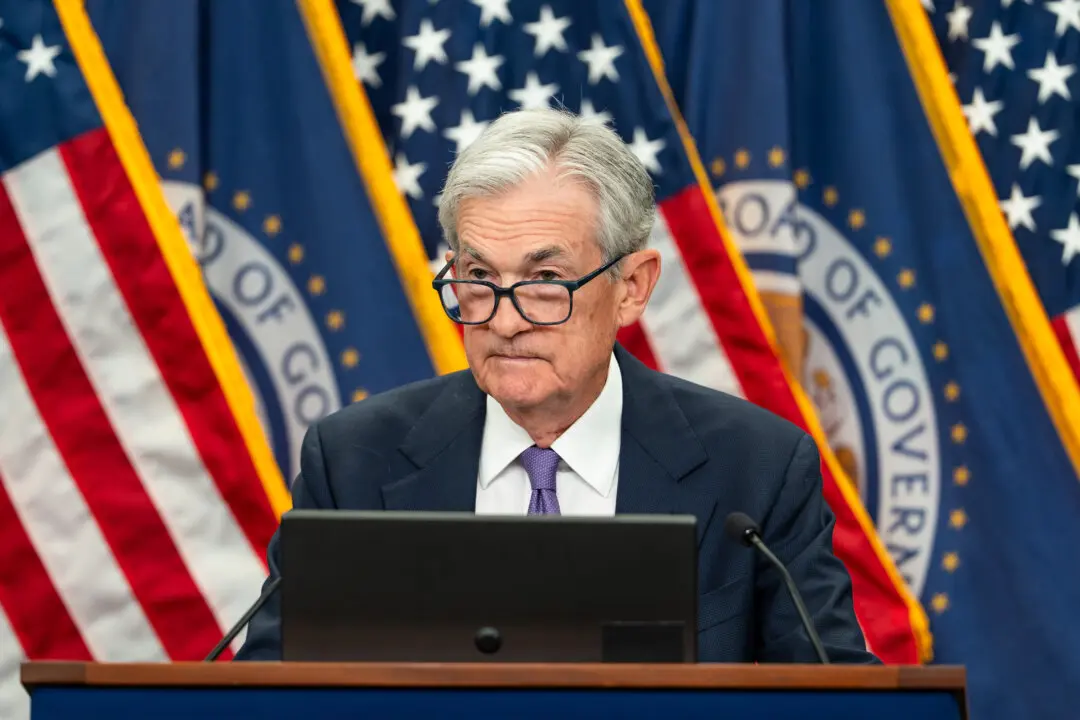 Fed Cuts Interest Rates in Divided Vote
