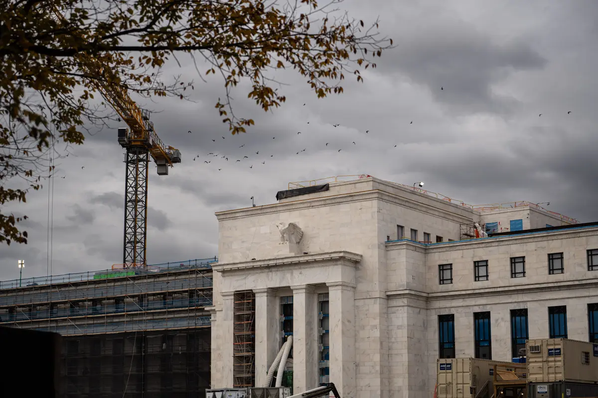 Trump Says Warsh and Hassett Are His Top Picks to Lead the Fed thumbnail