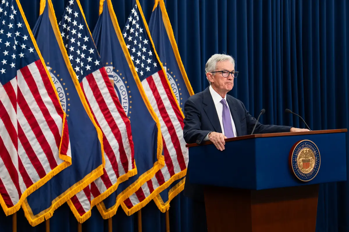 Minutes Reveal Fed Division Over Path of Interest Rates