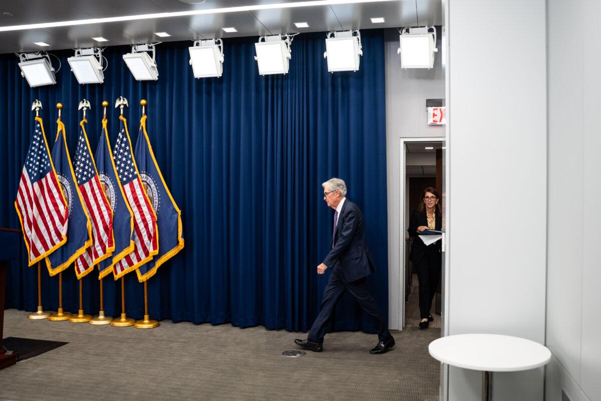Federal Reserve Chair Jerome Powell arrives to speak at a news conference in Washington, on Oct. 29, 2025. (Madalina Kilroy/The Epoch Times)