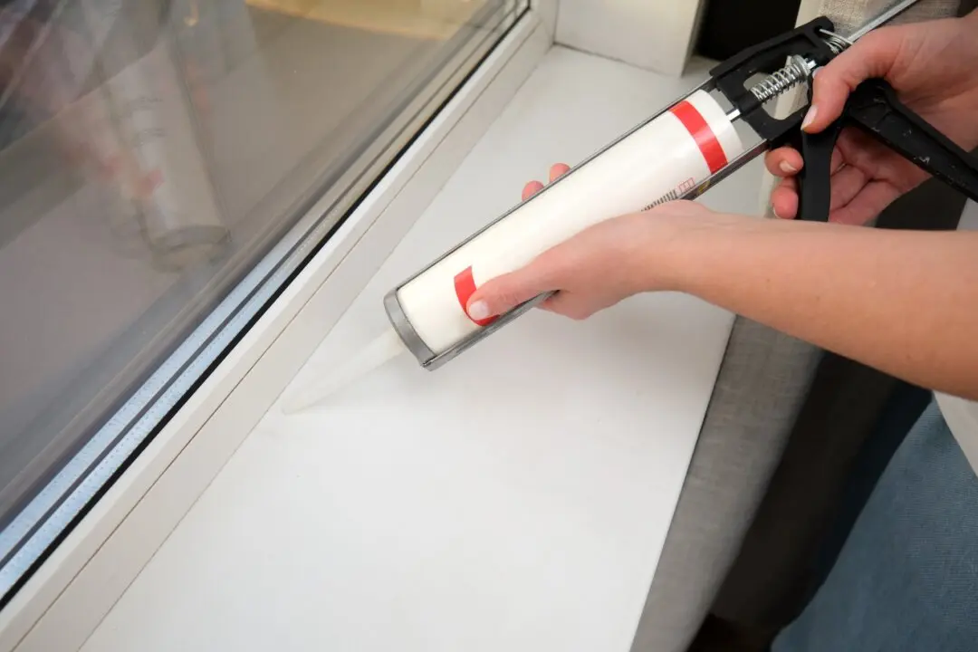 Easiest Way To Caulk Windows