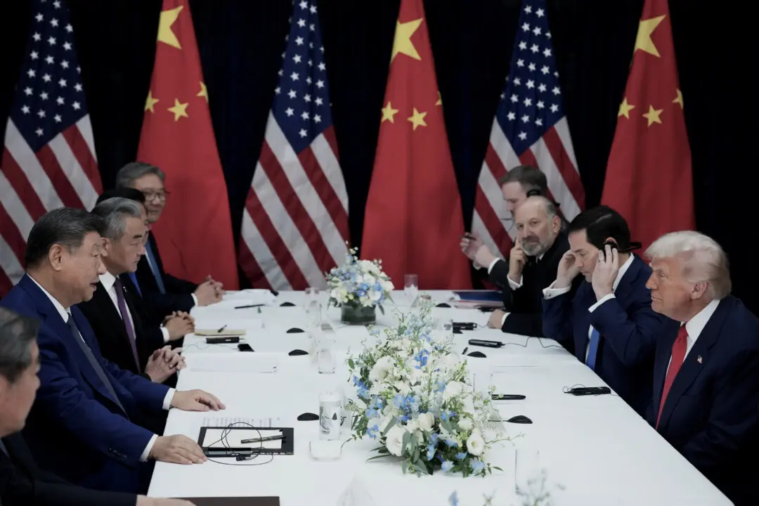 Trump Sits Down With China’s Xi in South Korea