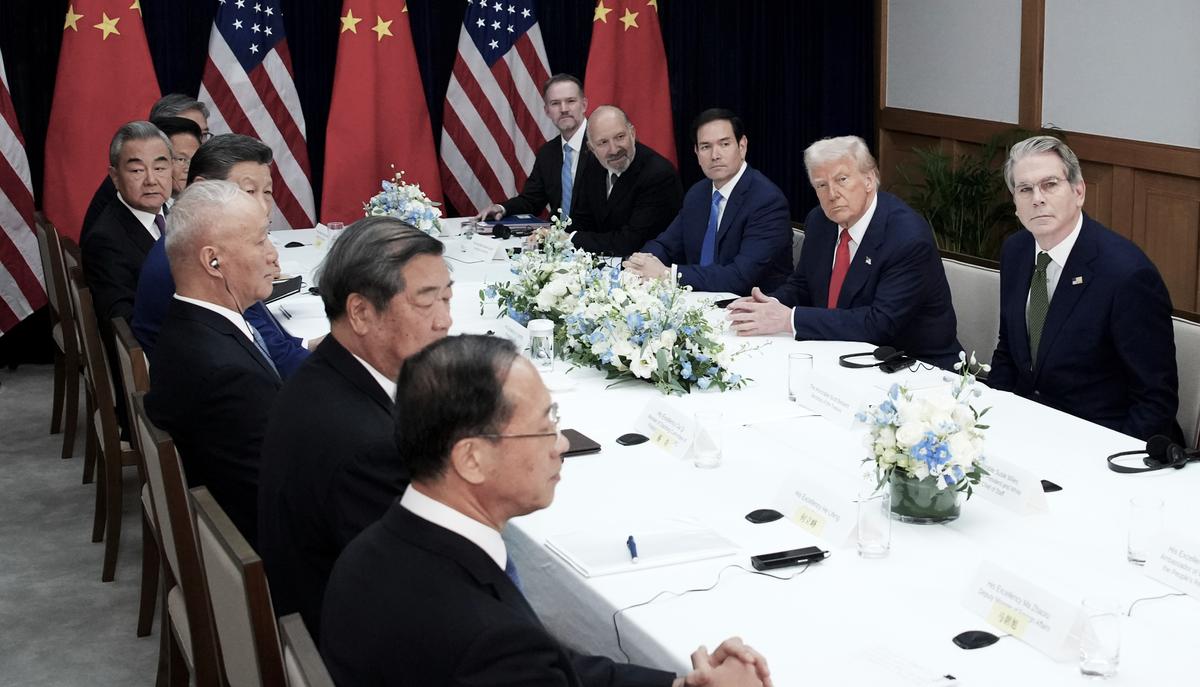 Trump Meets With China’s Xi in South Korea thumbnail