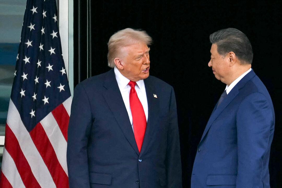 Trump Meets With China’s Xi in South Korea