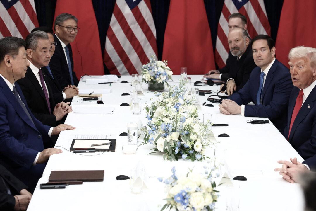 Trump Says US to Cut Tariffs on China, Reached Rare Earth Deal With Beijing