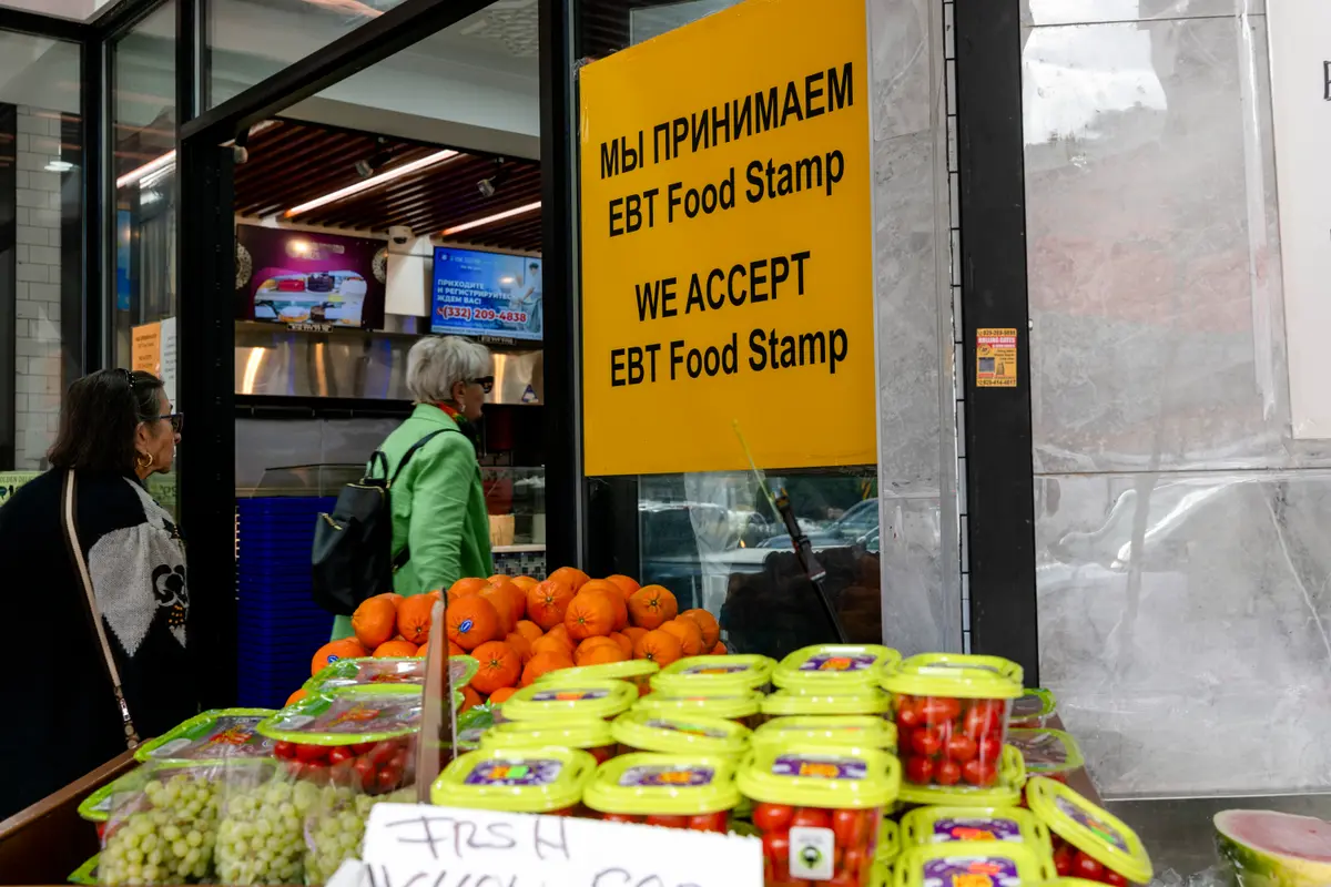 New York Declares Emergency Over Looming Pause in Food Stamps thumbnail