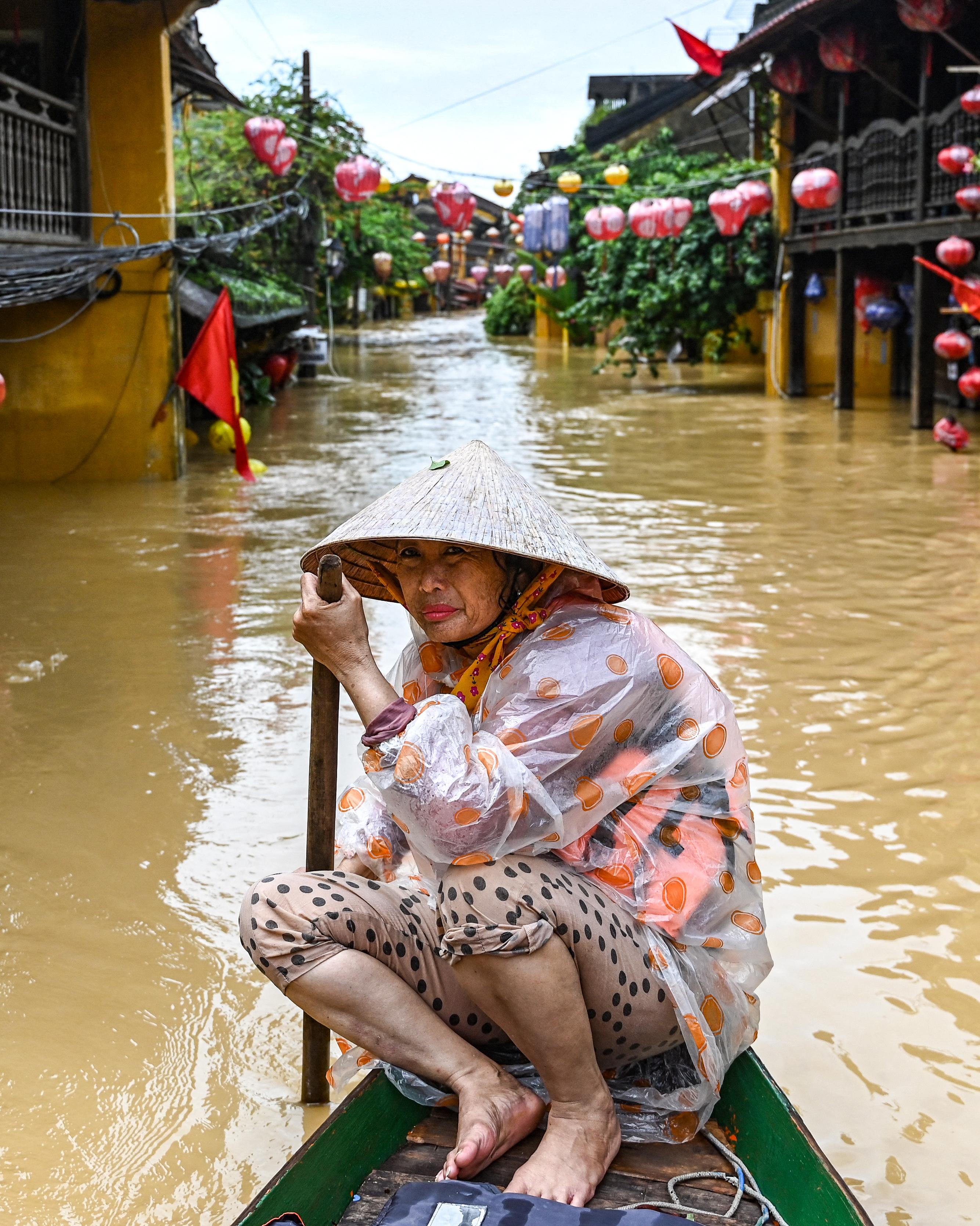 Day in Photos: Flooding in Vietnam, Stalin Victims Memorial, and Hospital Closure