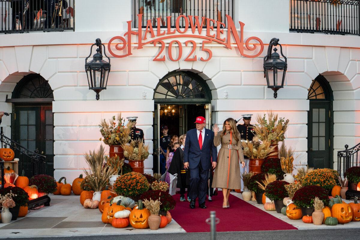 President Donald Trump and First Lady Melania Trump celebrate Halloween at the White House on Oct. 30, 2025. (Madalina Kilroy/The Epoch Times)