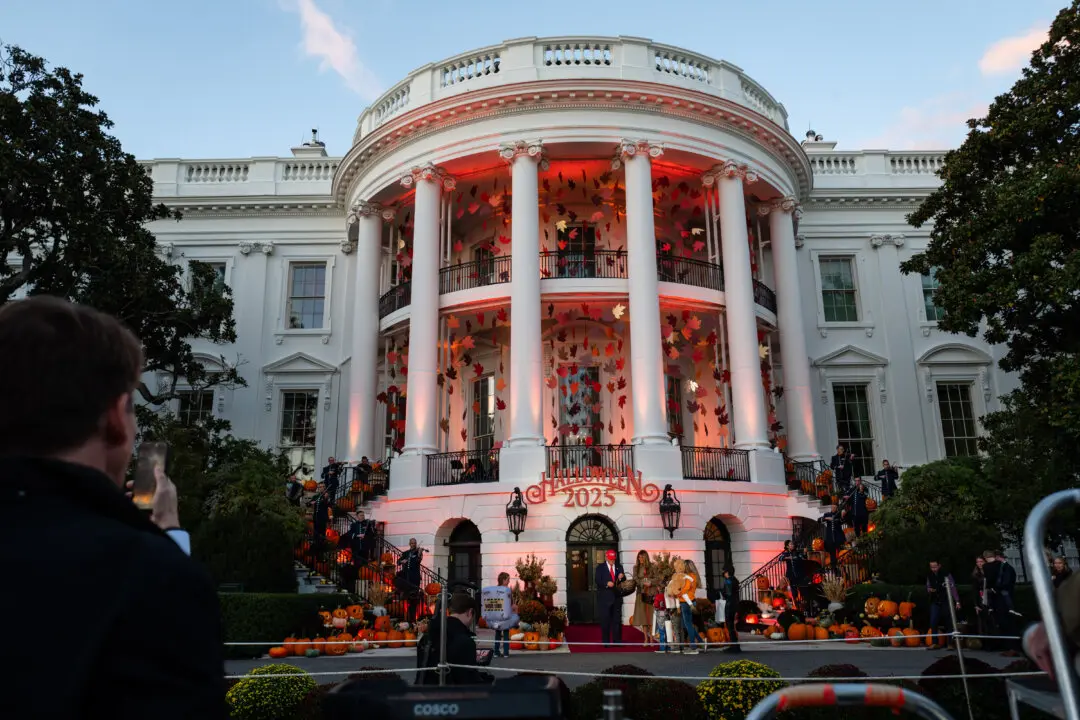 White House Public Tours Set to Resume in December