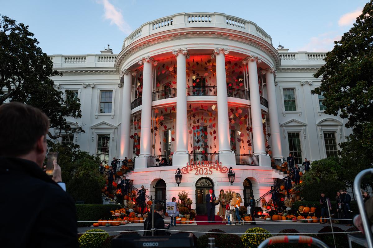 White House Public Tours Set to Resume in December