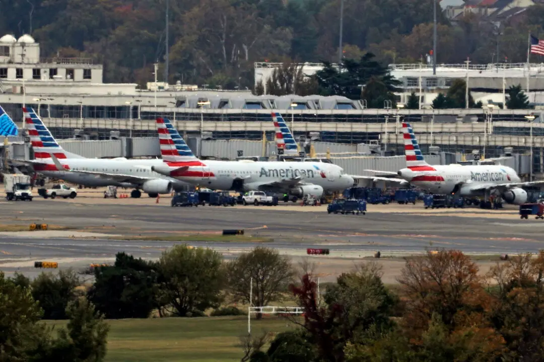 Flight Delays Escalate at Major US Airports Amid Air Traffic Controller Shortages