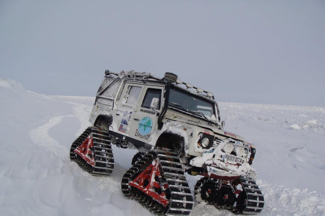 Floating Land Rover Used to Cross Bering Strait Is to Be Sold at Auction