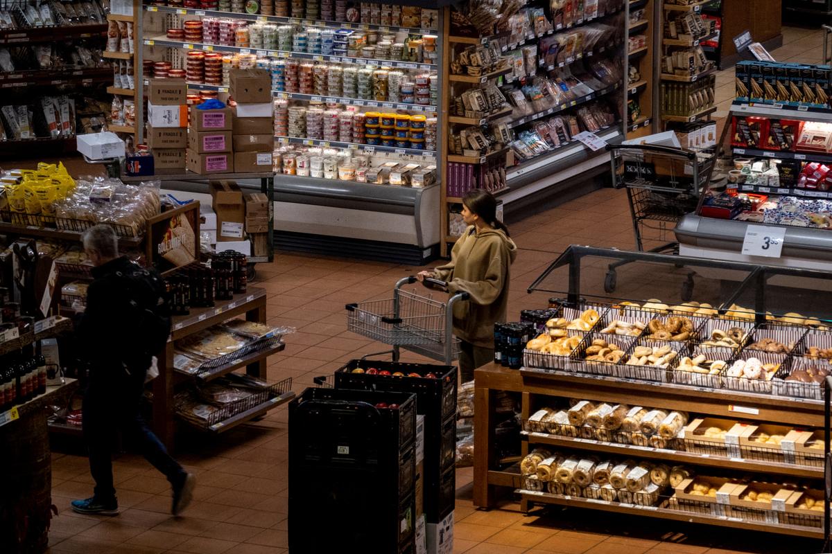 Canada’s Annual Inflation Rate Rose to 2.4 Percent in September