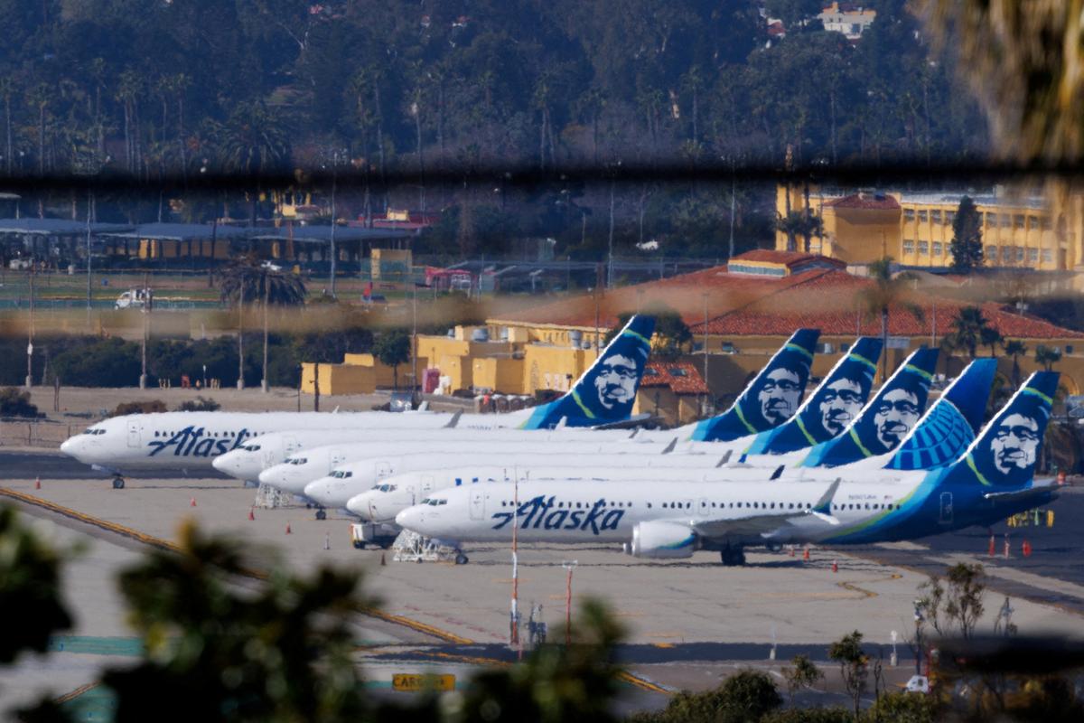 Alaska Airlines Hit by Disruptions Due to Microsoft Azure Outage thumbnail