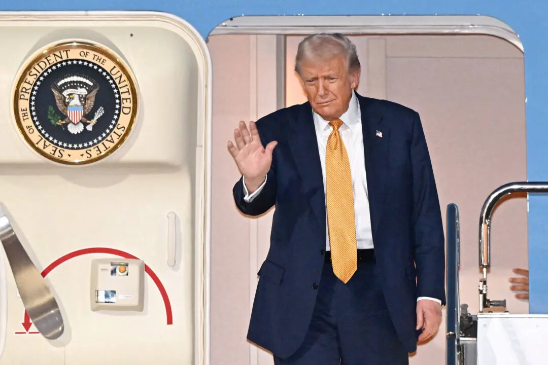 Trump Says He ‘Would Love to’ Meet With Kim Jong Un on Asia Trip