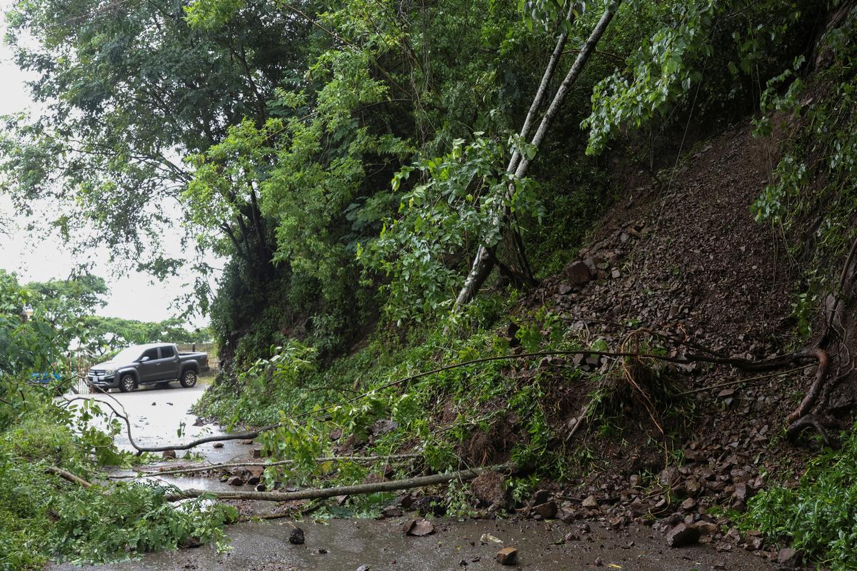 Hurricane Melissa Leaves 49 Dead in Caribbean, Churns North