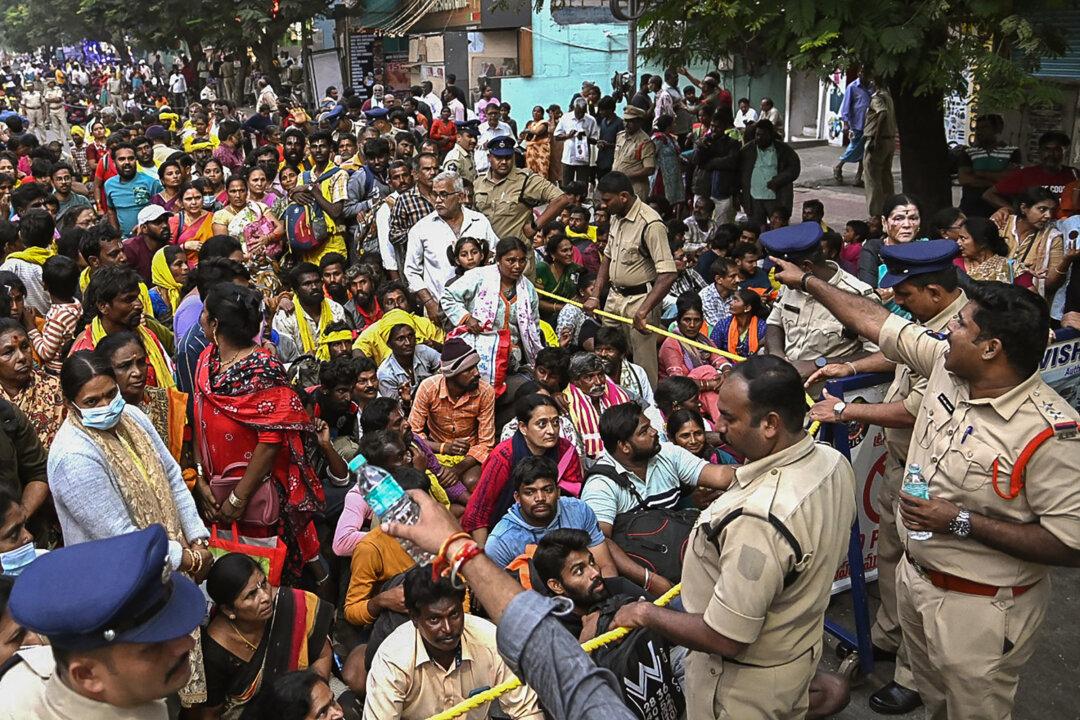 9 Dead, Dozens Injured in Crowd Surge at Hindu Temple in Southern India