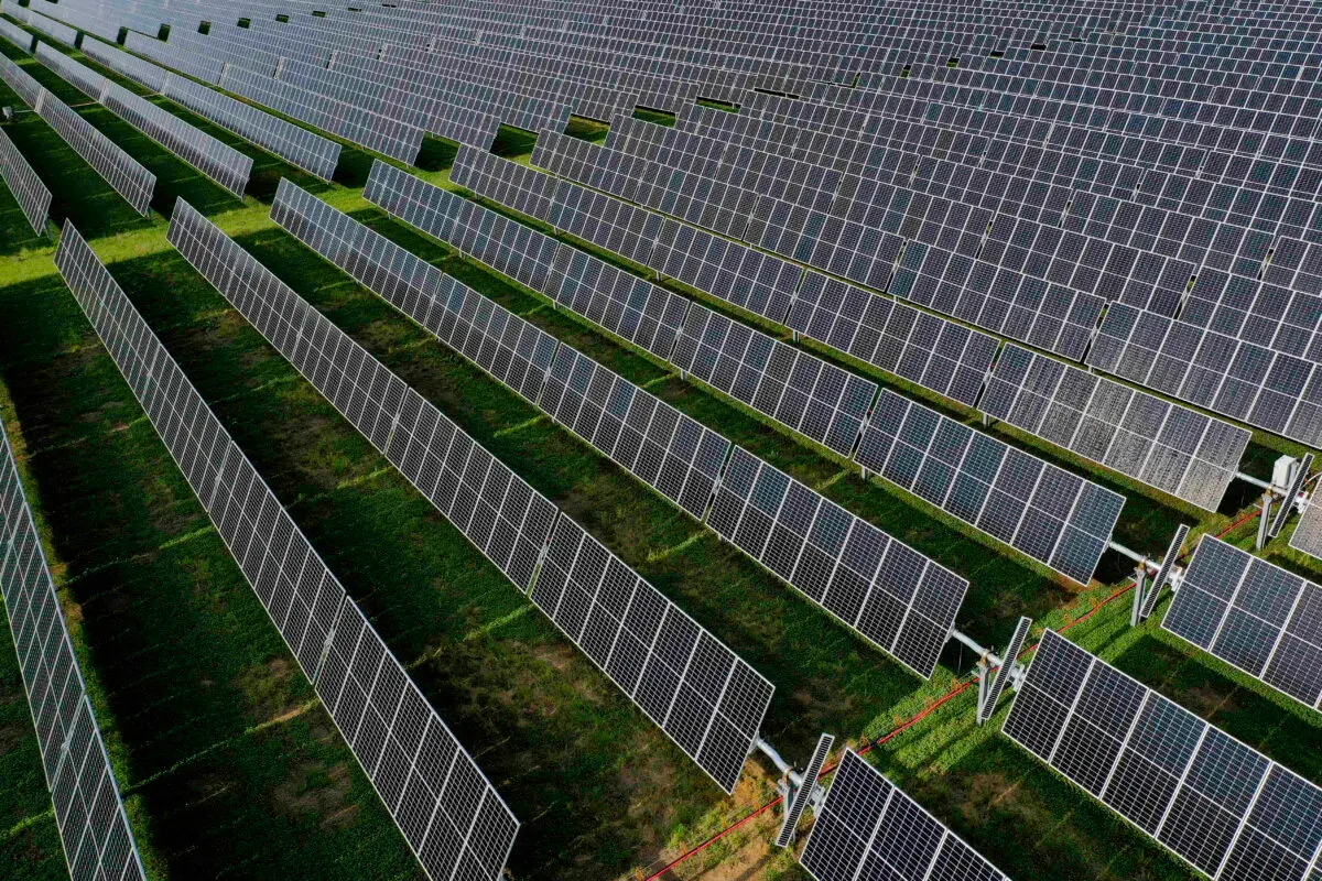 In an aerial view, the Amazon Fort Powhatan Solar Farm is seen in Disputanta, Virginia, on August 19, 2022. (Drew Angerer/Getty Images)