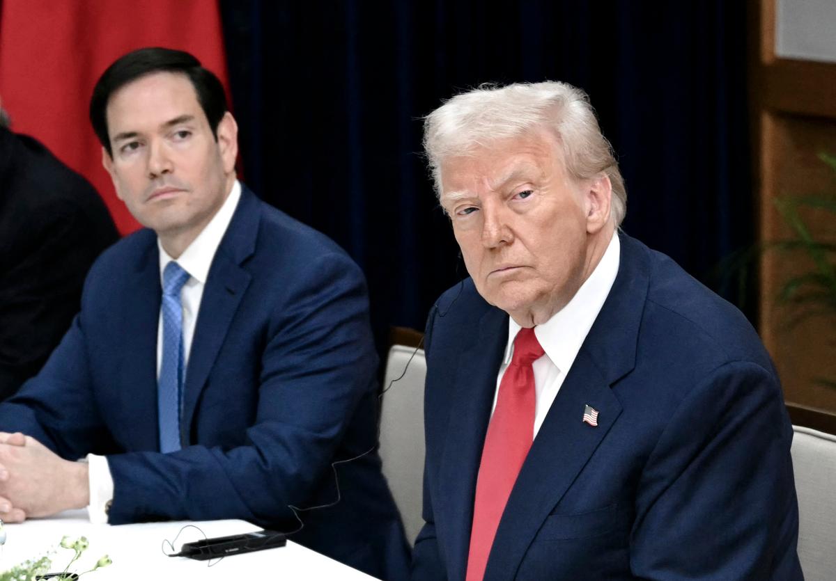 Trump Says China ‘Knows the Consequences’ If It Invades Taiwan thumbnail