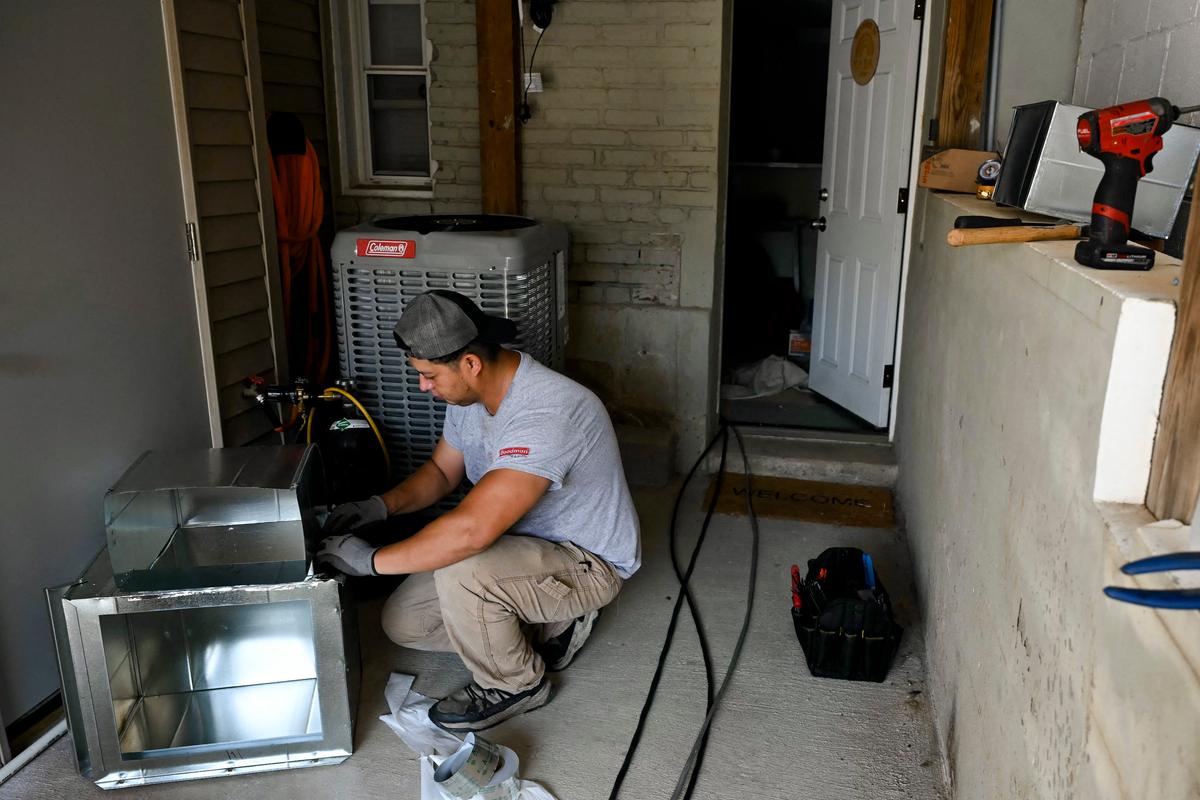 Government Shutdown Could Delay Home Heating Aid for Millions of Low-Income Families thumbnail