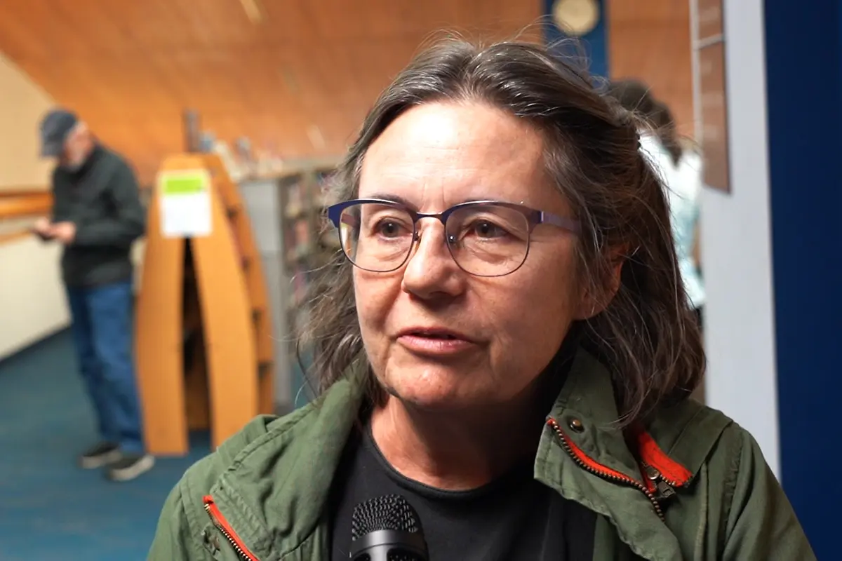Lisa Rogers, a yoga teacher, at a screening of the documentary “State Organs” at the Chester County Library in Exton, Pa., on Nov. 1, 2025. (Jennifer Yang/The Epoch Times)
