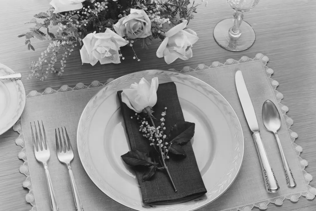 Are Table Manners Going Extinct?