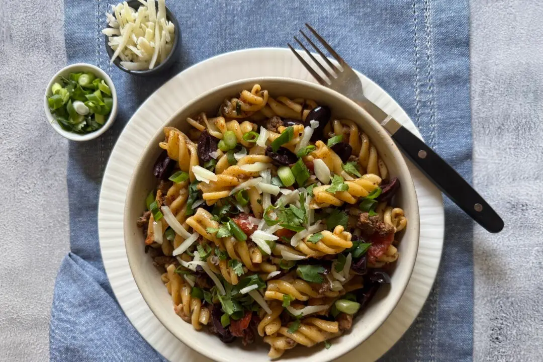 This Quick Weeknight Pasta Will Even Impress Unexpected Guests