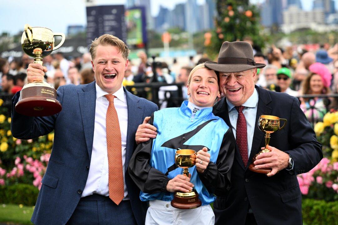 Half Yours Wins the 2025 Melbourne Cup