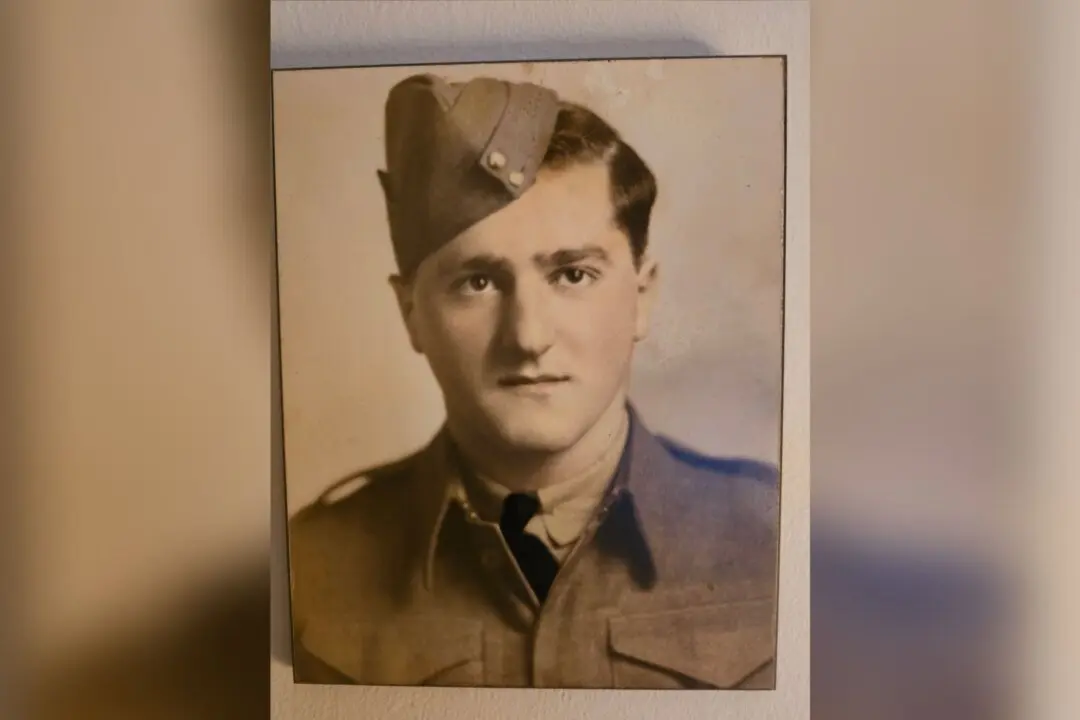102-Year-Old Veteran Who Served With Secret Canadian Unit Shares His Story