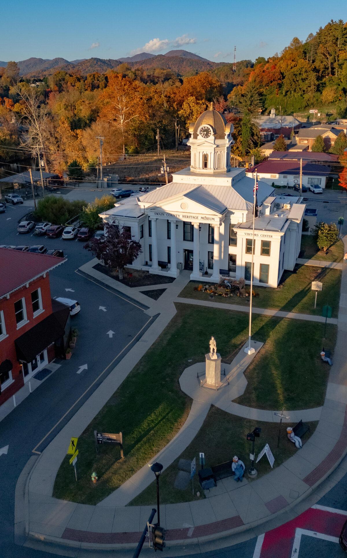 Swain County Visitors Center & Heritage Museum. (Swain County Tourism Development Authority/TNS)