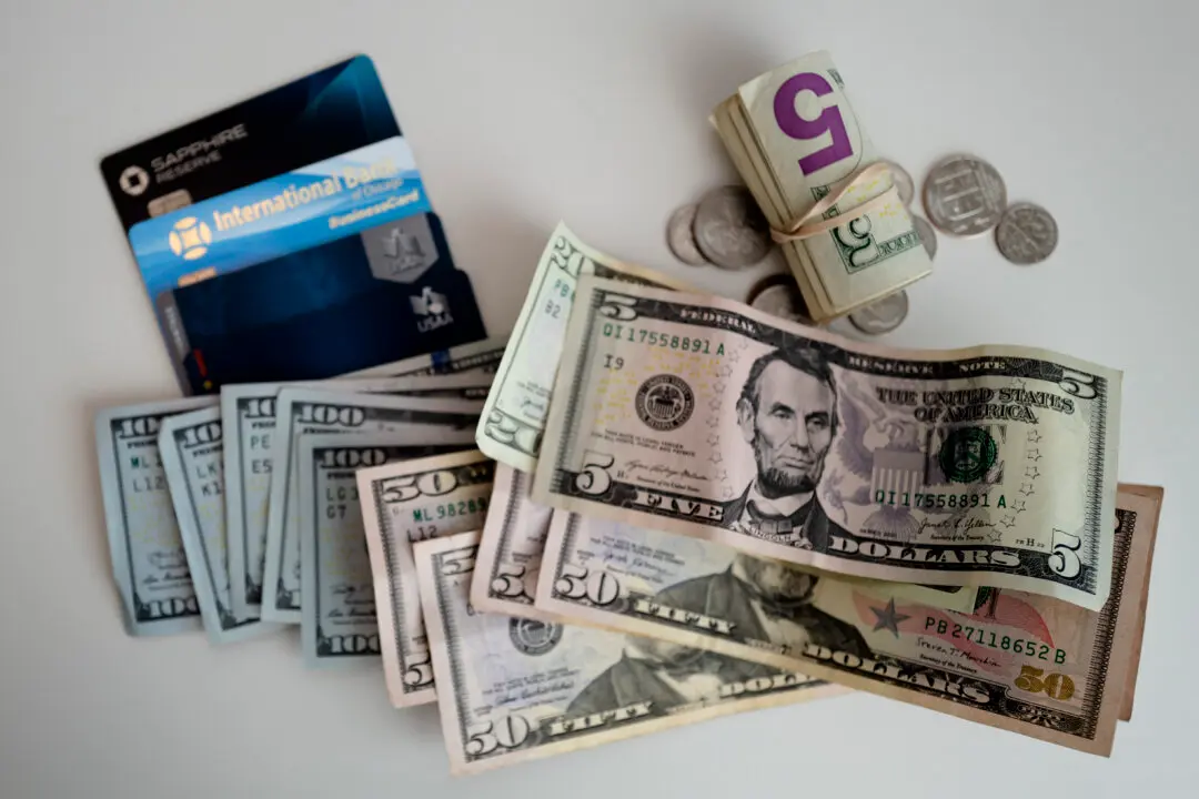 US Household Debt Reaches Fresh Record High of $18.59 Trillion: New York Fed