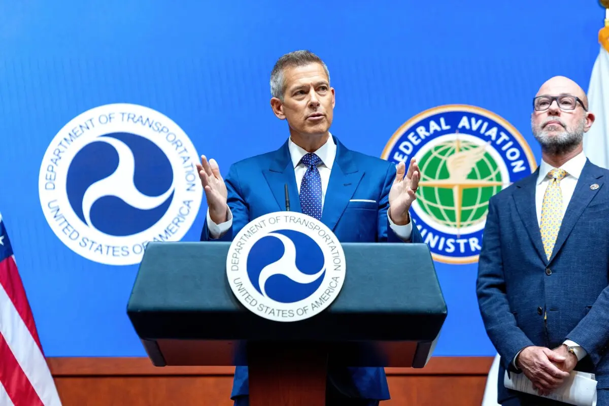 US Launches Revamp of FAA to Improve Safety, Modernize Airspace Operations | USNN World News Transportation Secretary Sean Duffy (L) and FAA Administrator Bryan Bedford hold a press conference at the U.S. Department of Transportation Headquarters in Washington on Nov. 5, 2025. (Tasos Katopodis/Getty Images)