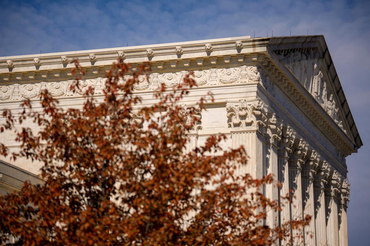 Supreme Court Weighs Legality of Trump’s Tariffs